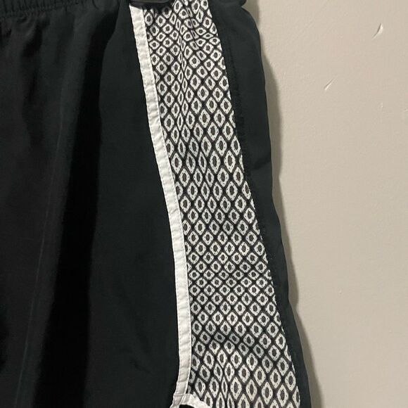 Champion shorts size L  - Picture 3 of 4